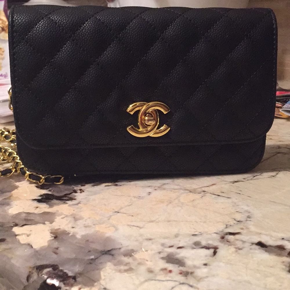 Classic caviar leather black crossbody